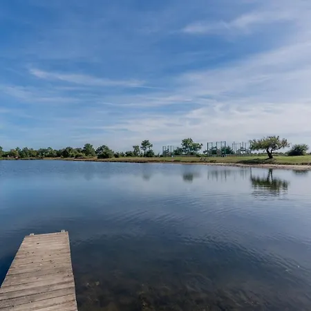 Capfun 5 Stars 64 M With Pool And Terrace Lanton