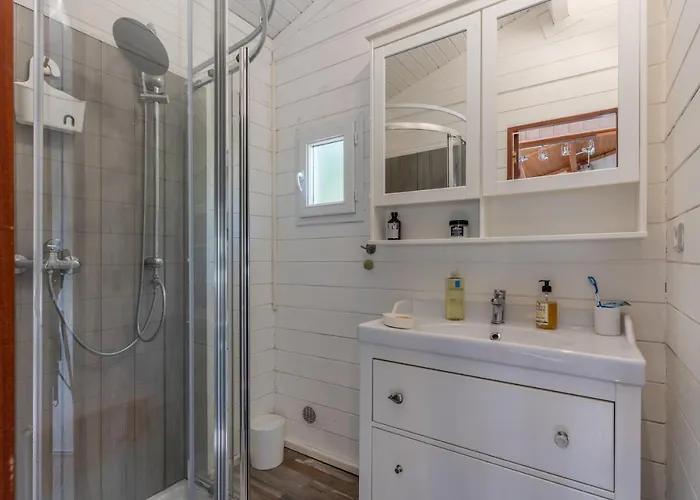 Capfun 5 Stars 64 M With Pool And Terrace Lanton