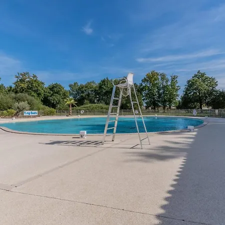 Capfun 5 Stars 64 M With Pool And Terrace בקתה לנטון