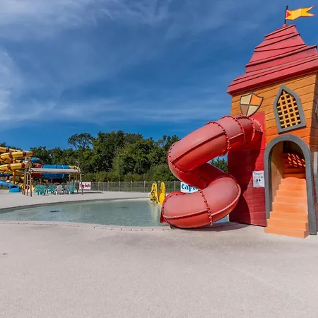 Chalé Capfun 5 Stars 64 M With Pool And Terrace