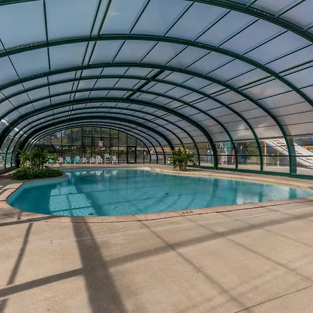 Chalé Capfun 5 Stars 64 M With Pool And Terrace *